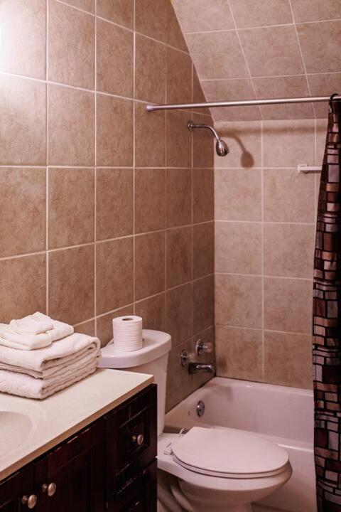 Villa In The Heart Of The Qc! Charlotte Esterno foto